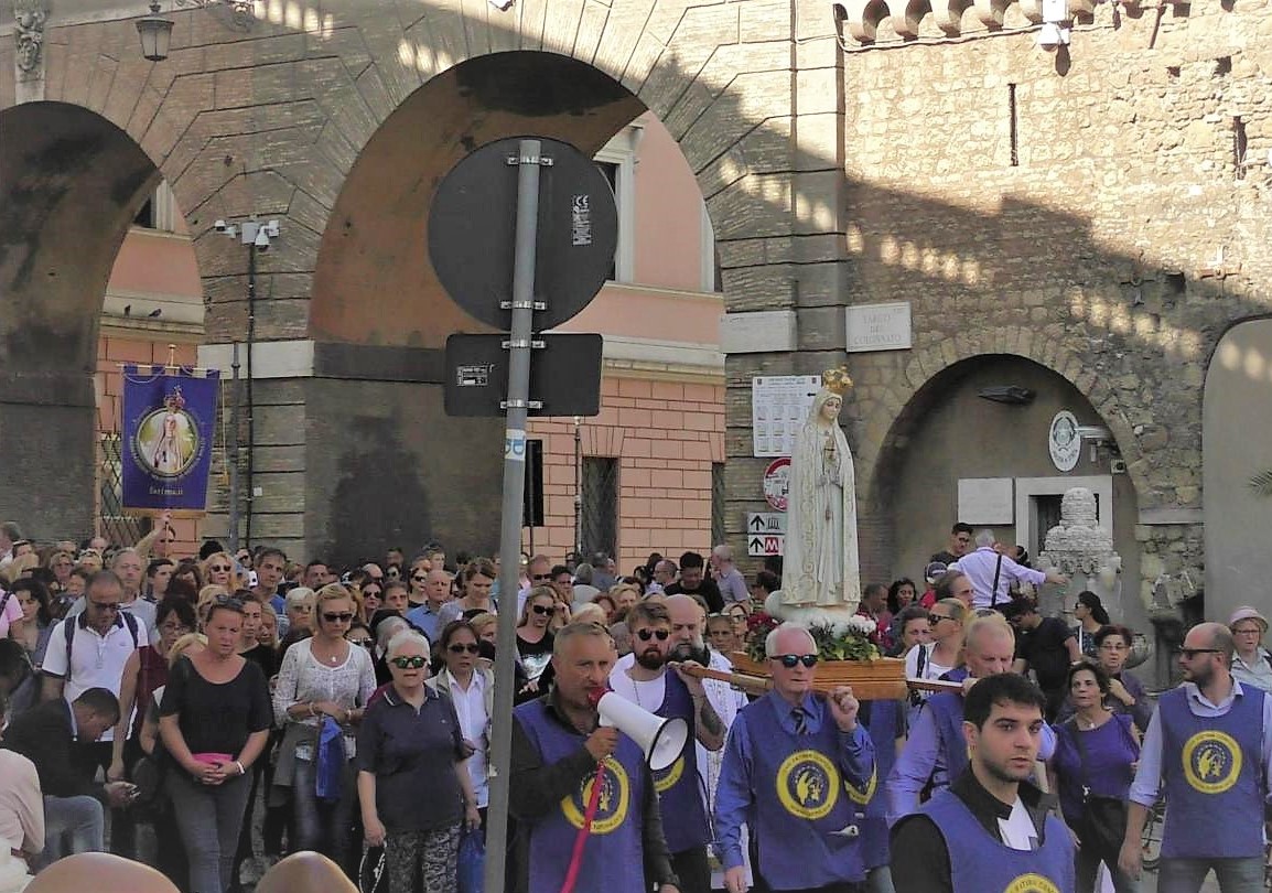 Synod 2018: Marching for Our Lady in Rome - Catholic Family News